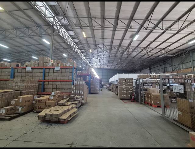 3,137M² WAREHOUSE TO LET IN ALLANDALE